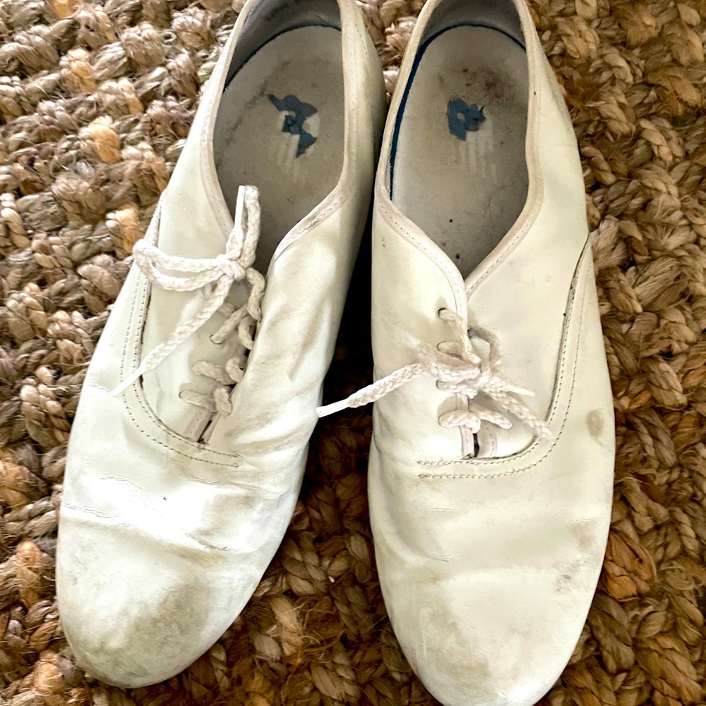 Women’s Clogging shoes - Size 10